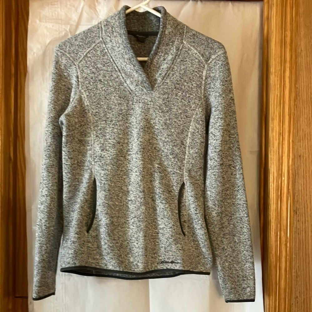 Eddie Bauer Women’s Sz M Grey Pullover Long Sleeve V-Neck Sweater w/collar